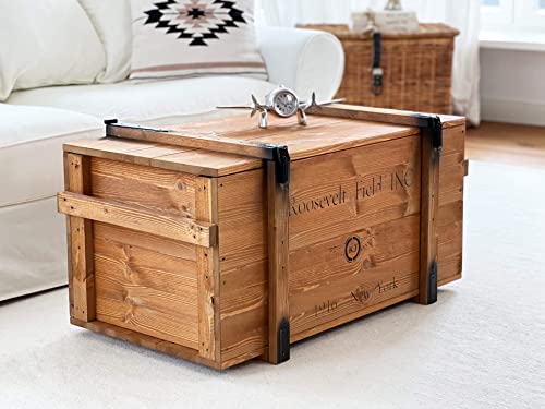 Uncle Joe´s Truhe Roosevelt Couchtisch Truhentisch im Vintage Shabby chic Style aus Massiv-Holz in braun mit Stauraum und Deckel Holzkiste Beistelltisch Landhaus Wohnzimmertisch Holztisch nussbaum - 2