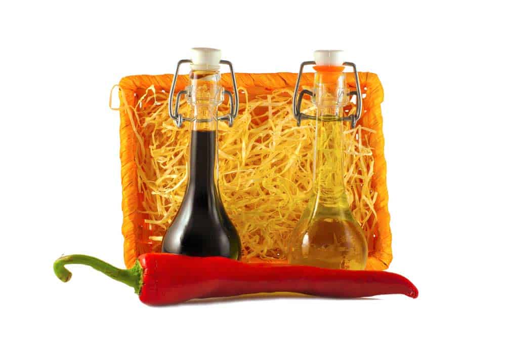 Essig und Öl als Geschenk für den Gastgeber an der Hausbar (depositphotos.com) Essig und Öl als Geschenk für den Gastgeber an der Hausbar (depositphotos.com)